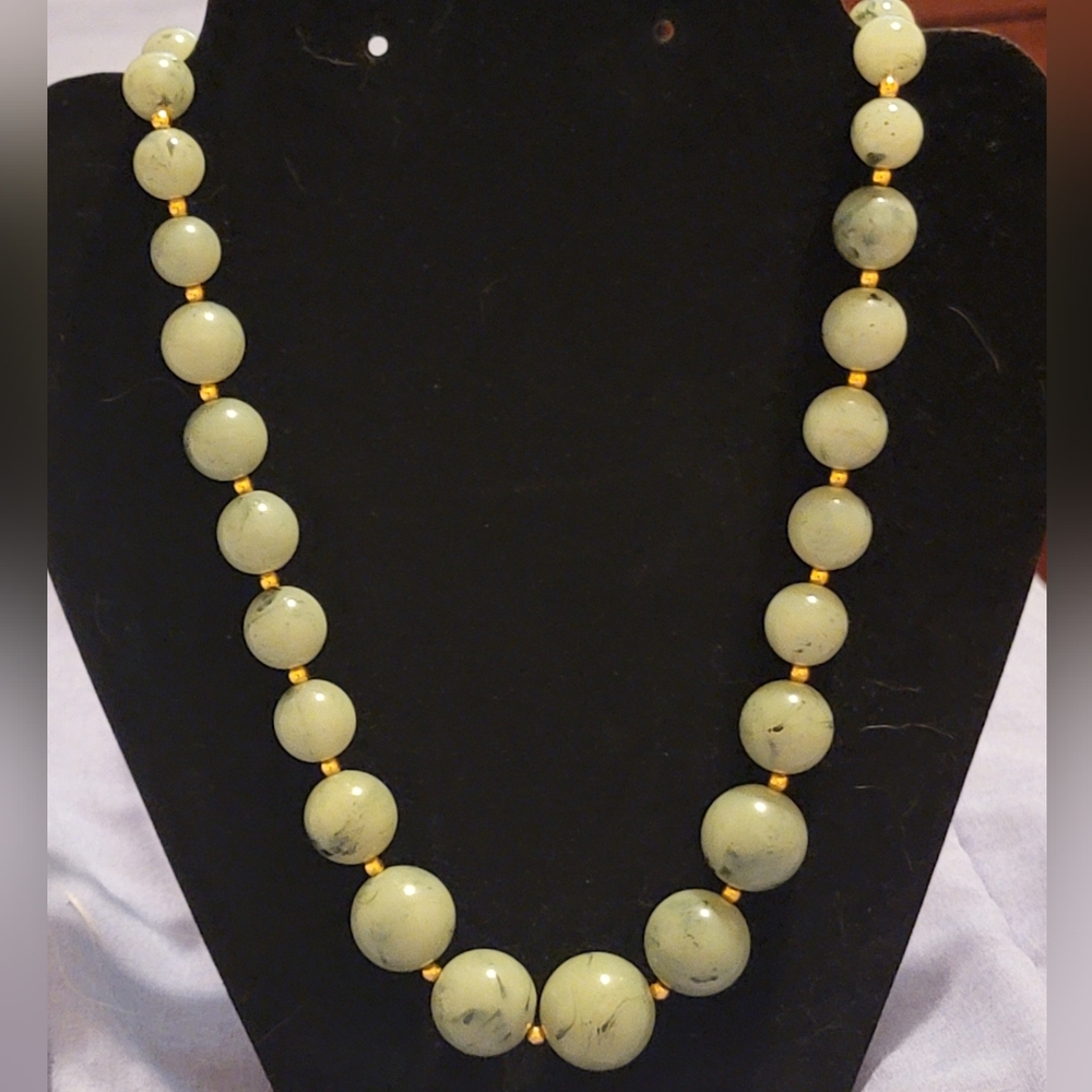 Joan Rivers Necklace - Picture 2 of 3